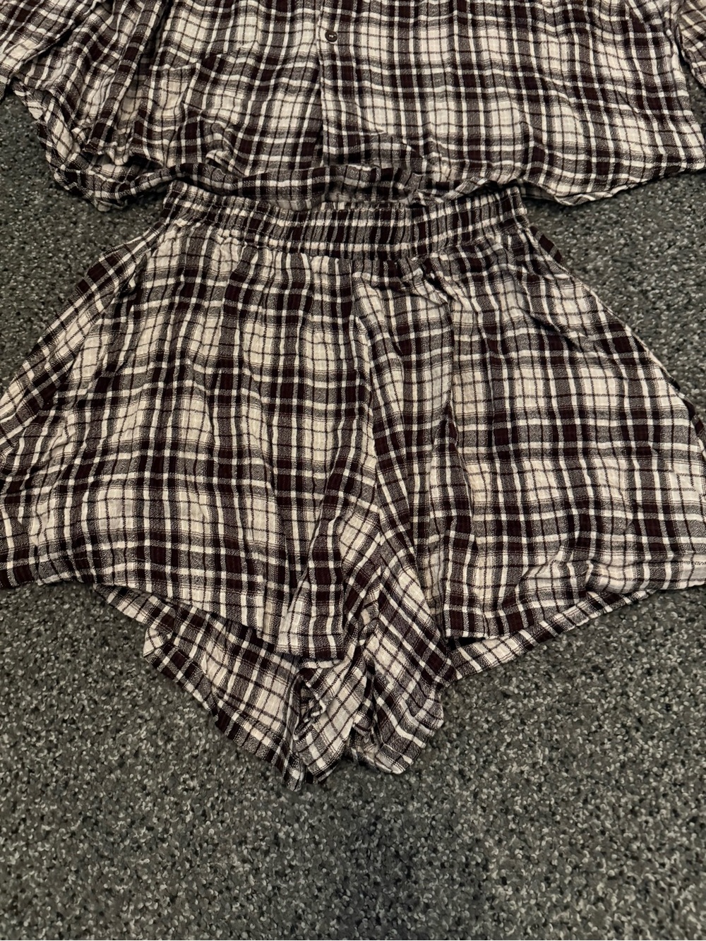 Plaid High-Waist Relaxed Shorts in Brown & White shirts and top - Picture 2 of 4